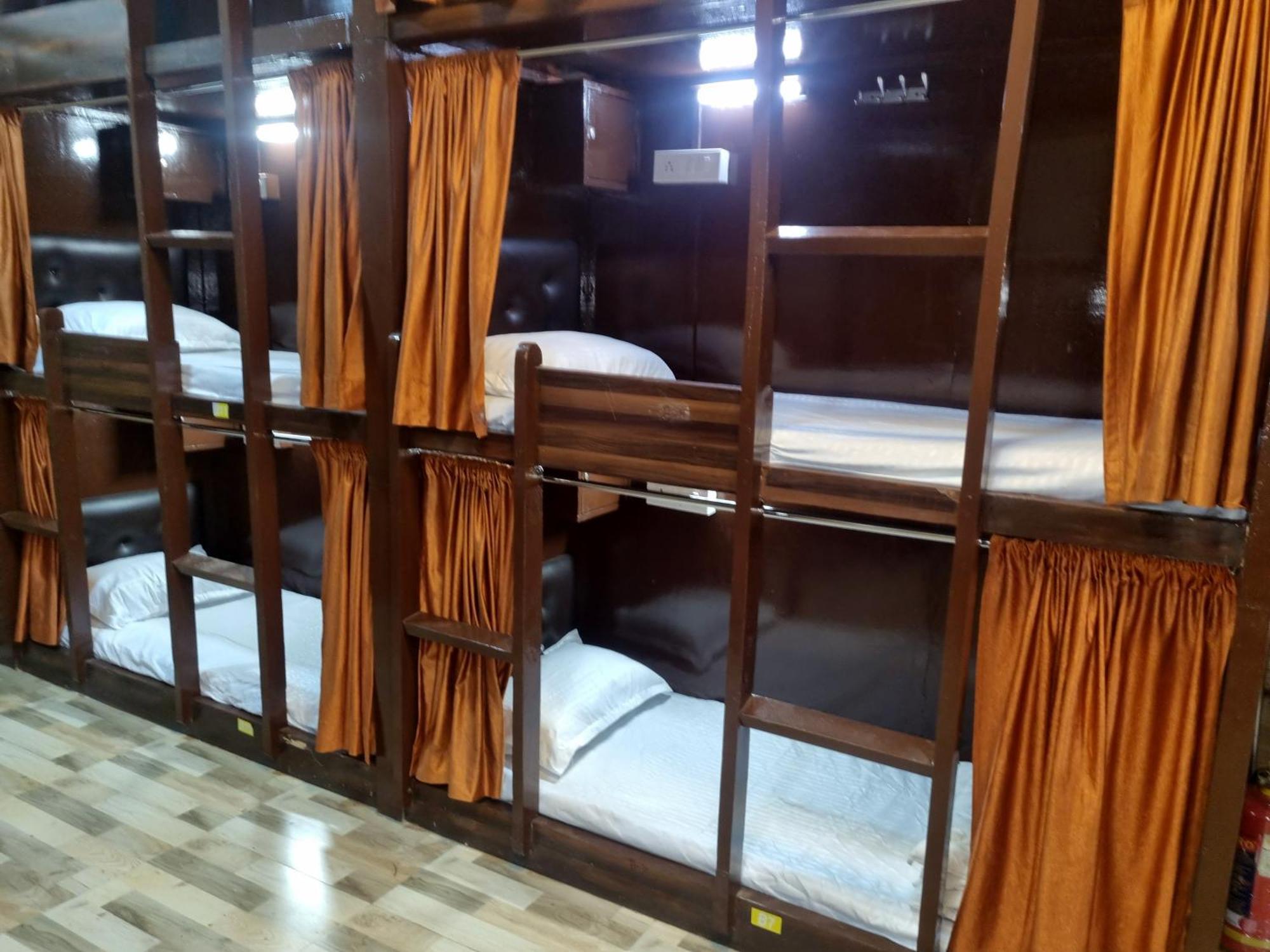 Unibed Dormitory, Mumbai