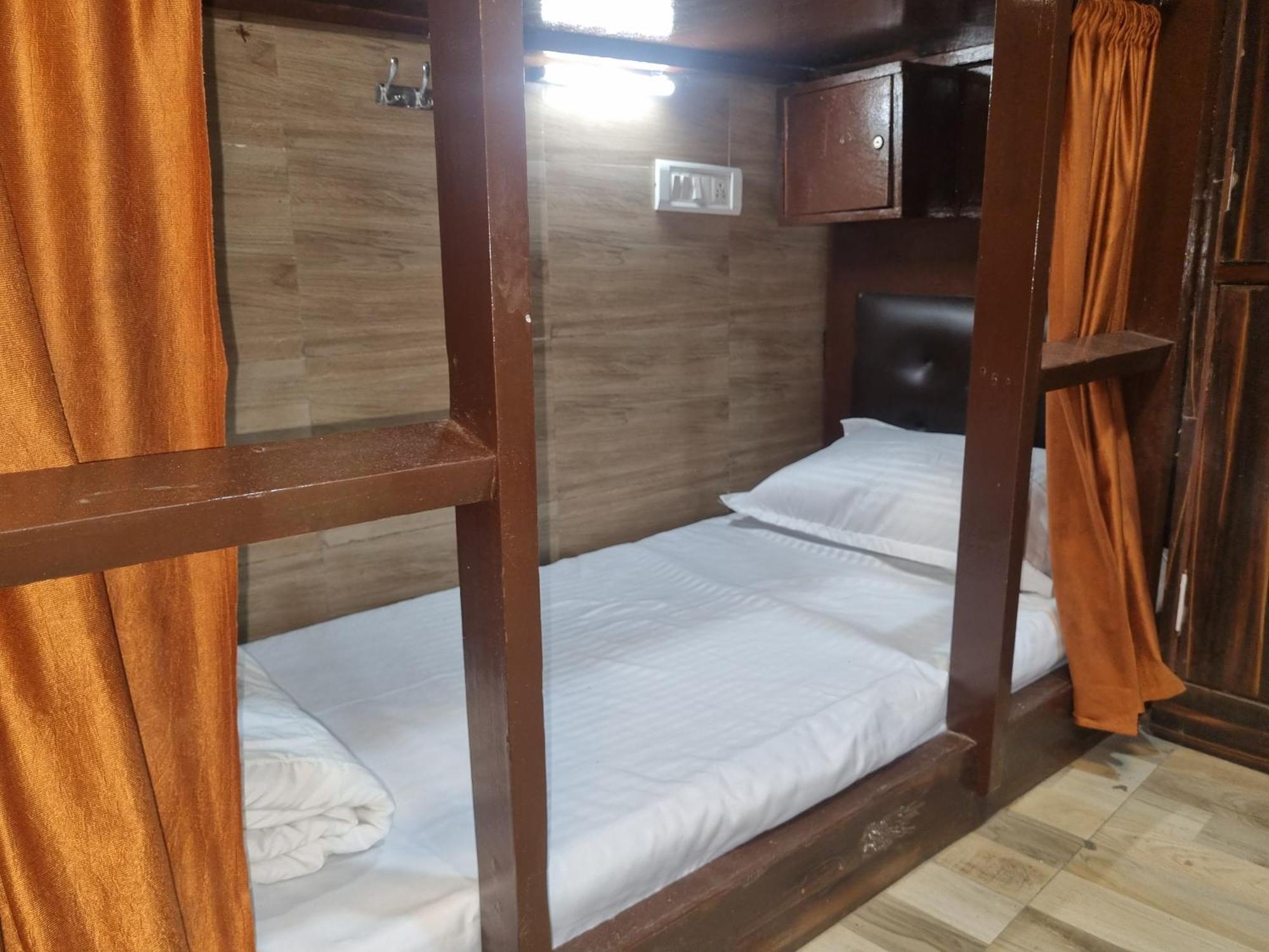 Unibed Dormitory — Photos 1